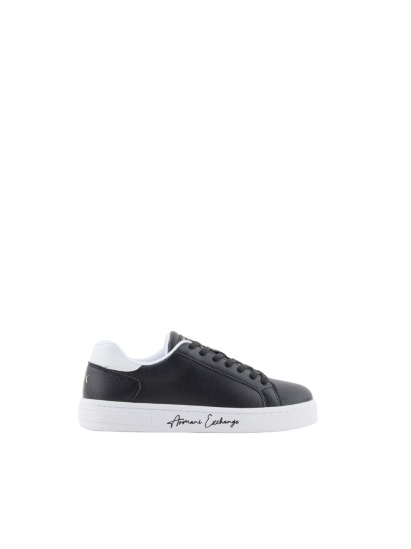 Białe sneakersy ze skóry