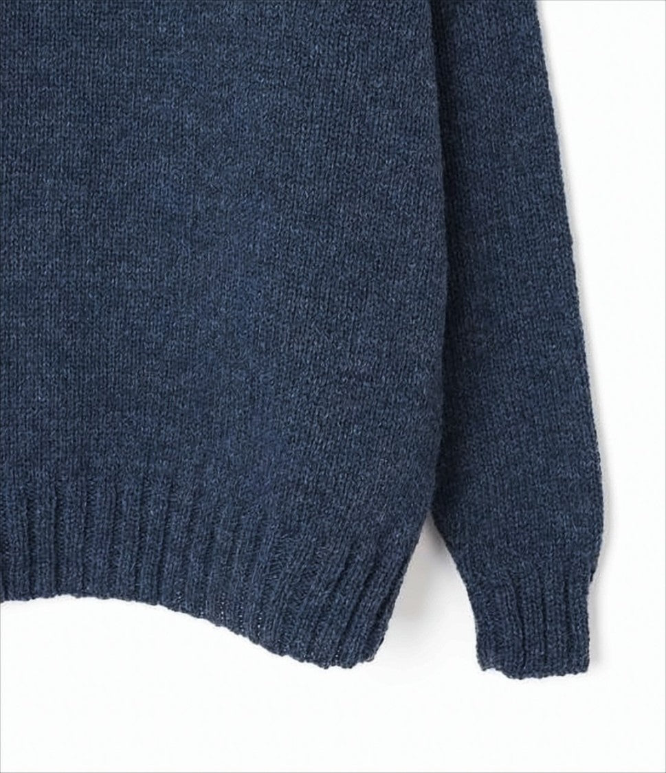 Textured Knit Wool Sweater with Crew Neck Design