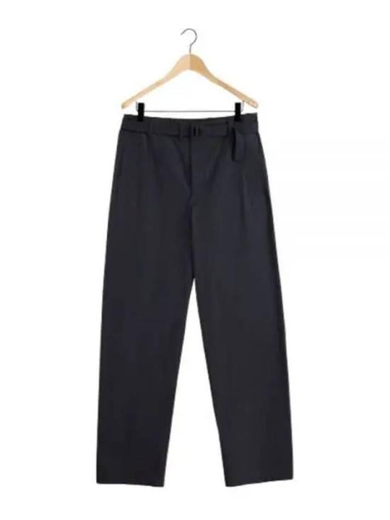 Straight-Leg Chino Pants With Mid-Rise Waist And Tailored Fit