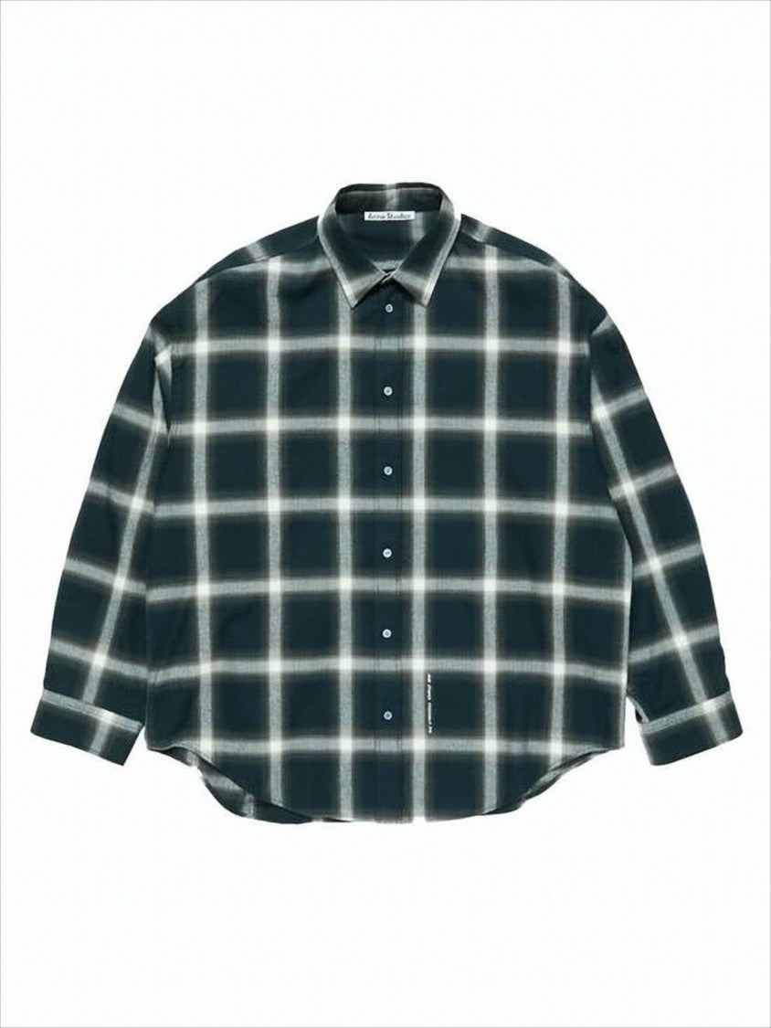 Relaxed Fit Long-Sleeve Shirt with Classic Collar