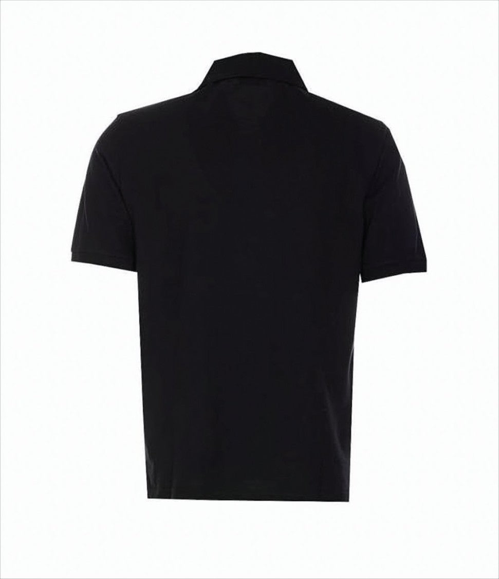 Minimalist Black Short-Sleeve Polo Shirt with Three-Button Placket