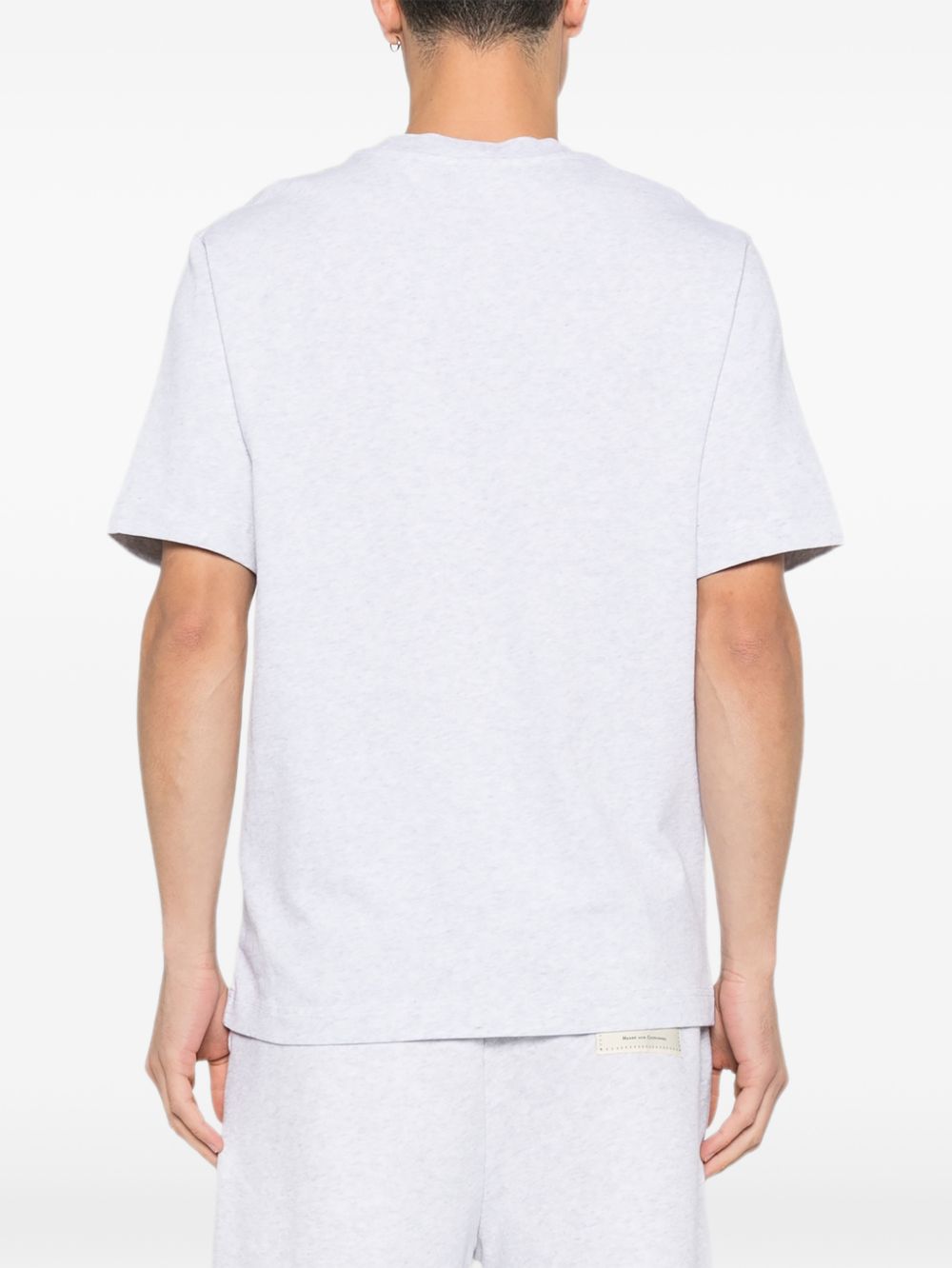 Luźny szary T-shirt