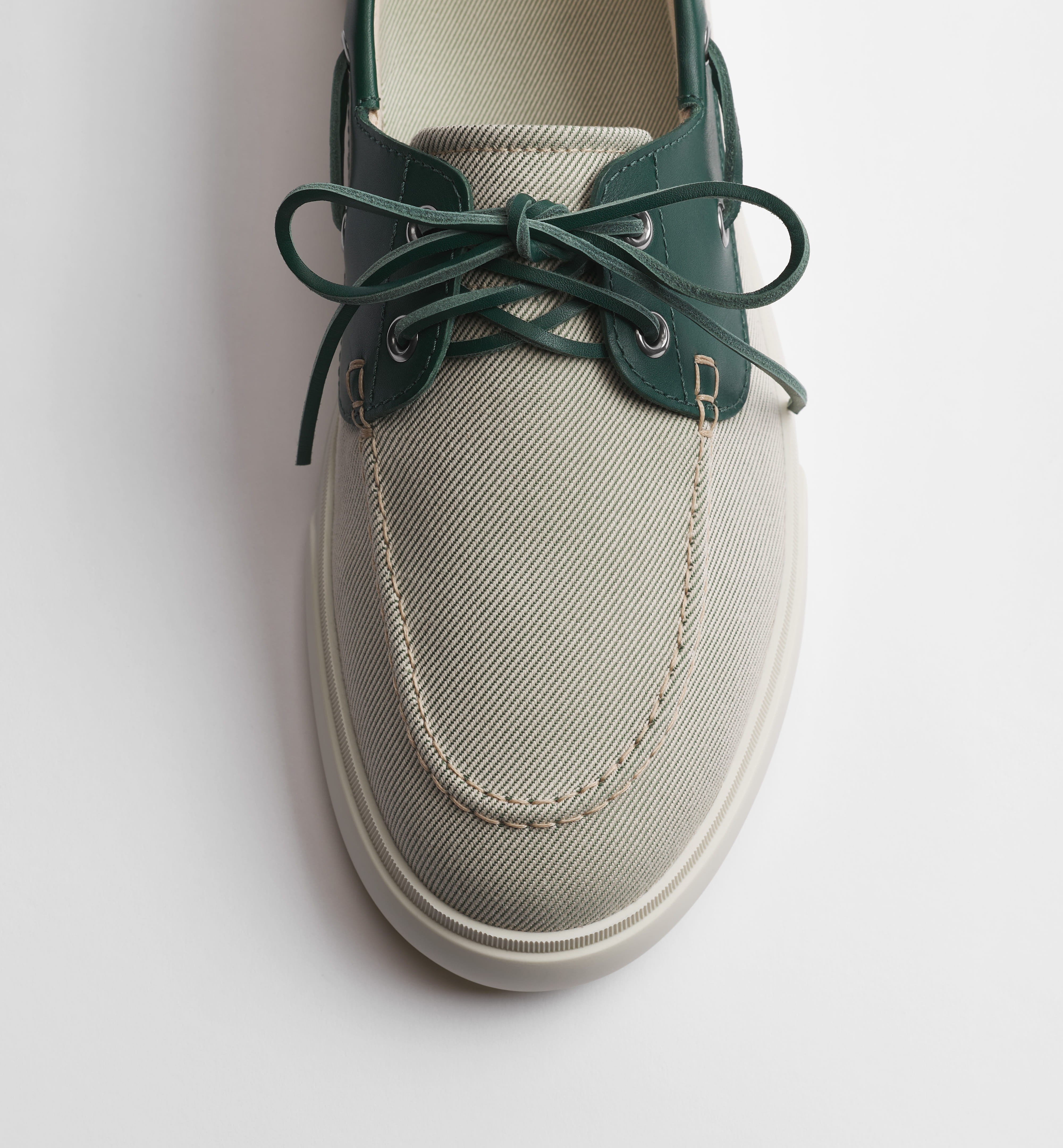Classic Boat Shoe-Style Sneakers With Textured Beige Fabric
