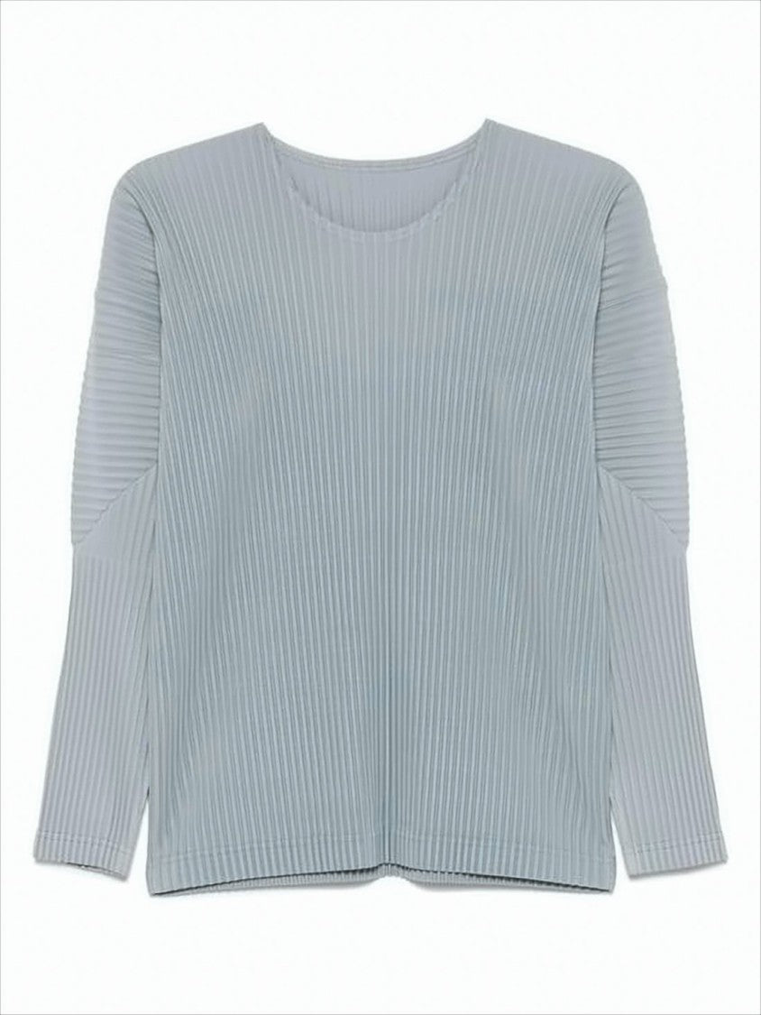 Pleated Long-Sleeved Top with Minimalist Design