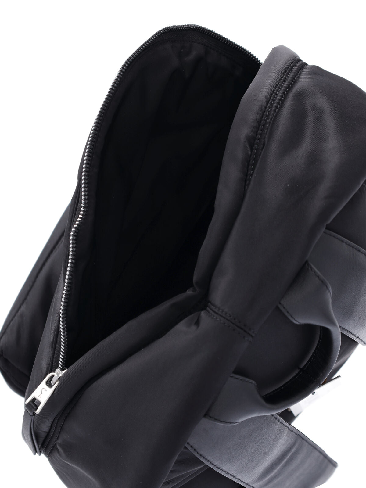 Minimalist Black Bag With Versatile Carrying Options