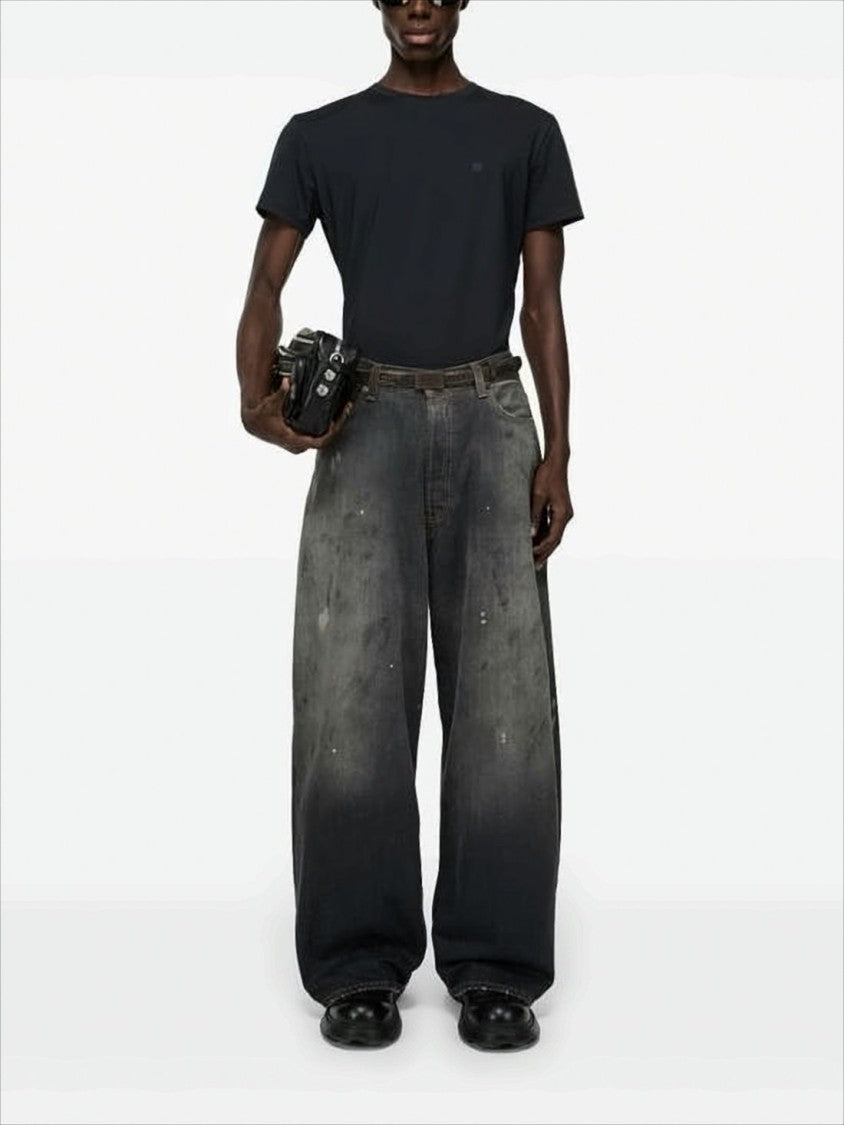 Short-Sleeved T-Shirt with Minimalistic Face Design