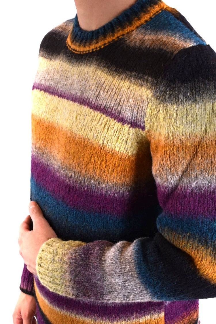 Sweter z dzianiny w poziome pasy w wielokolorowej palecie
