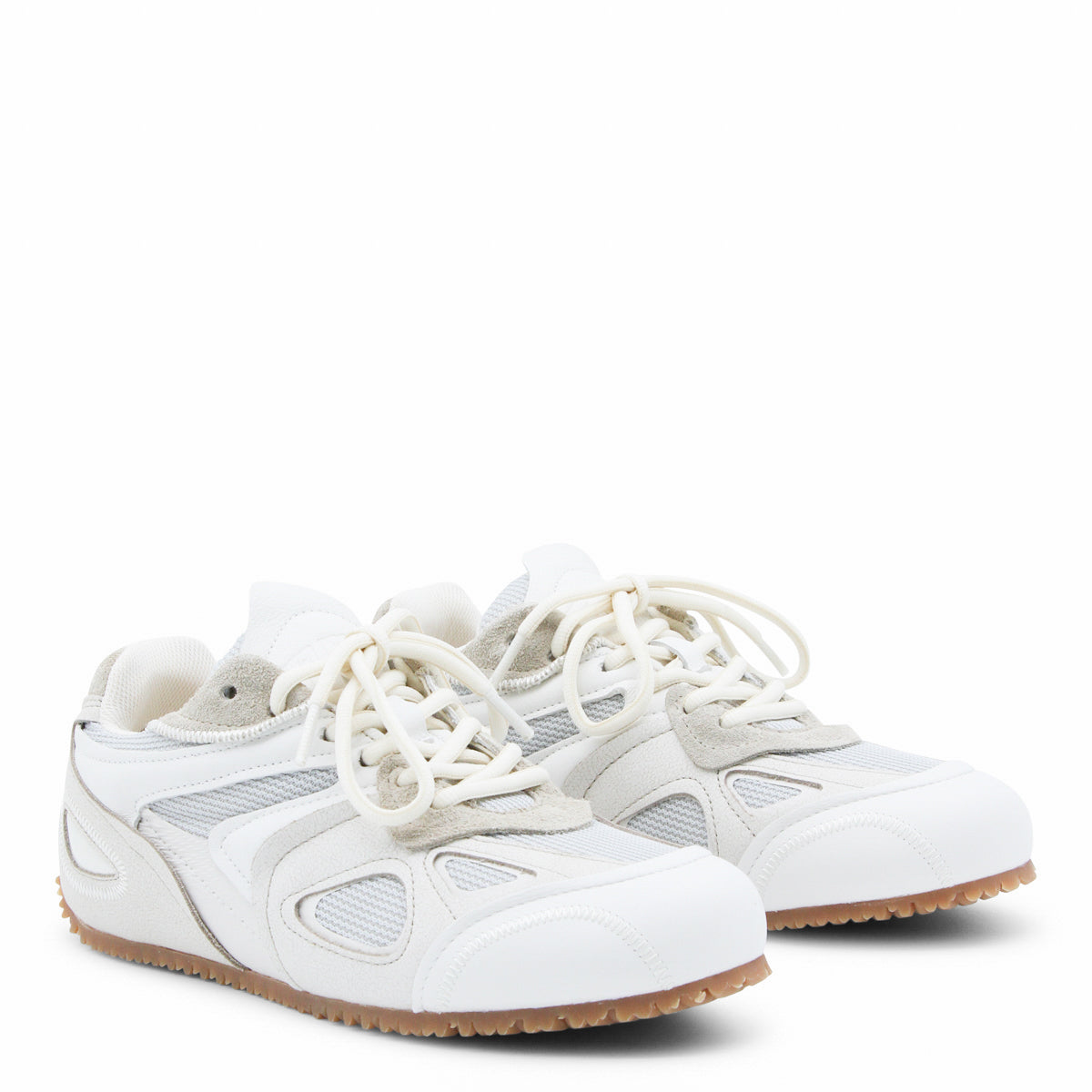 Low-Top Sneakers with Clean Aesthetic