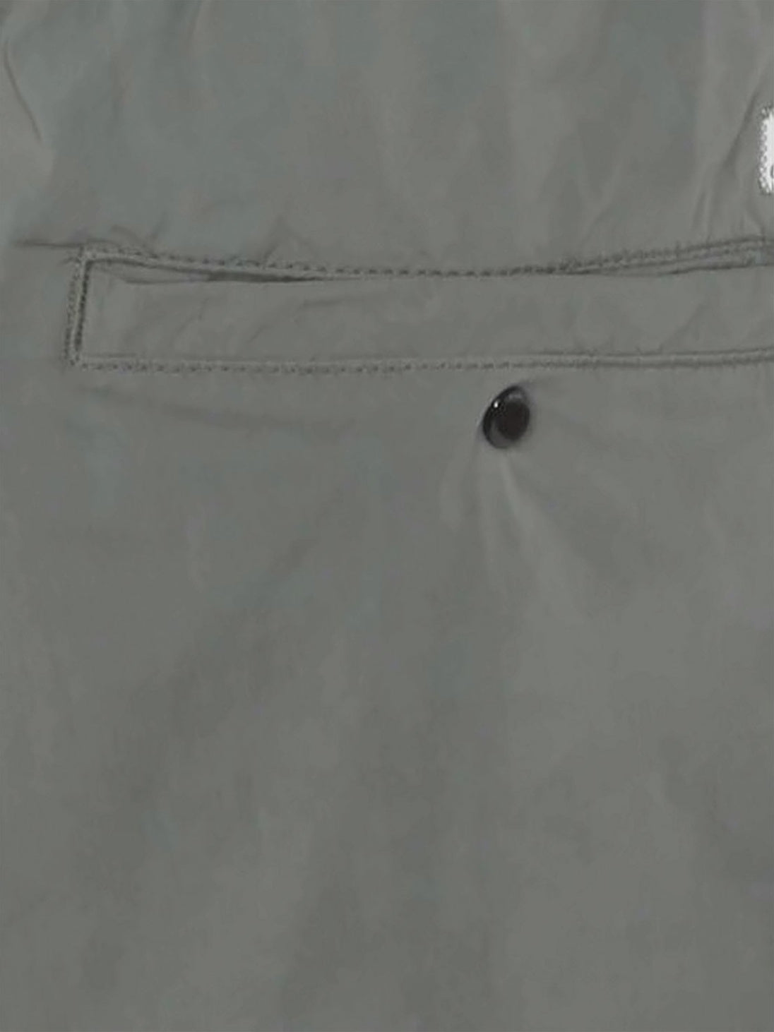 Grey Mid-Thigh Shorts With Distinctive Lens Detail