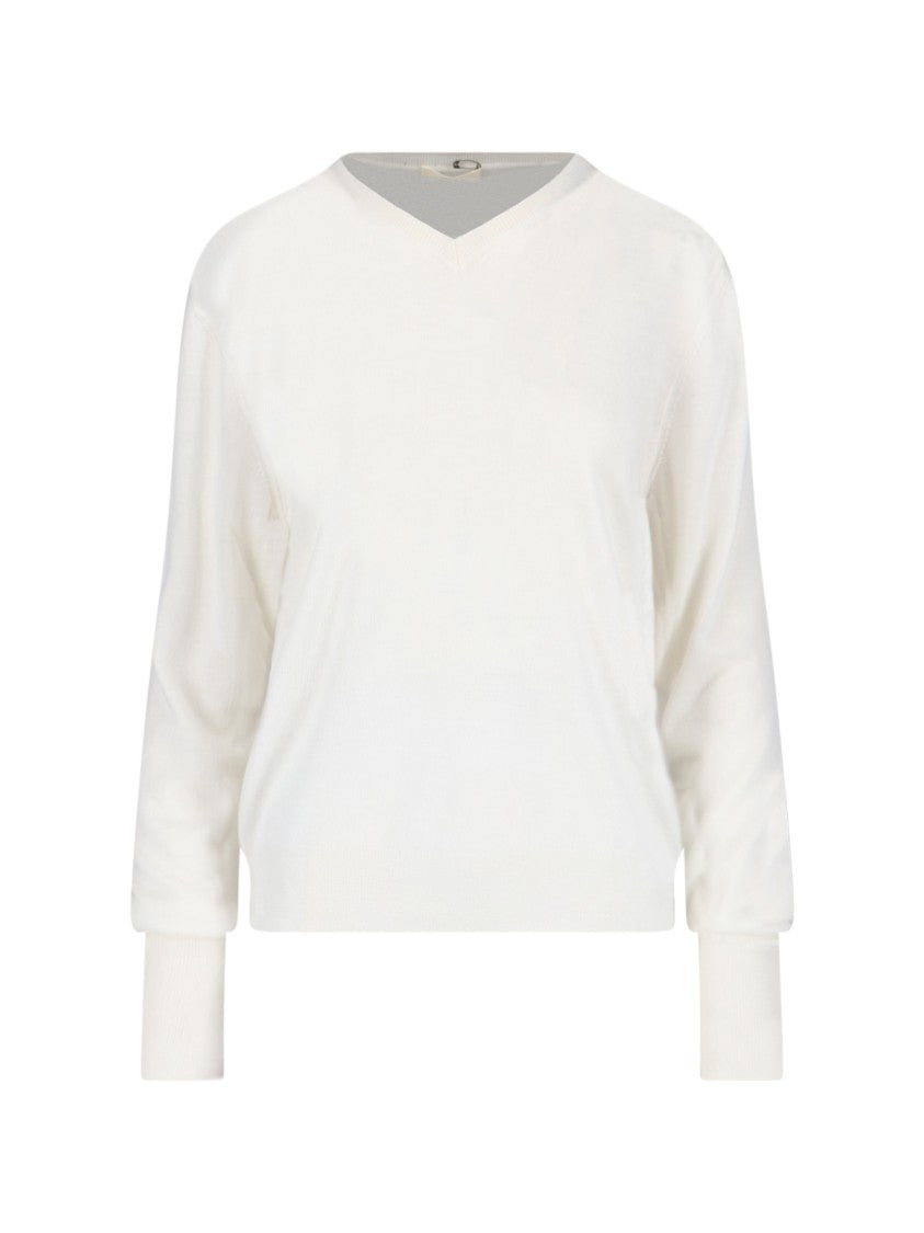 Minimalist White Sweater With Classic Fit And Round Neckline