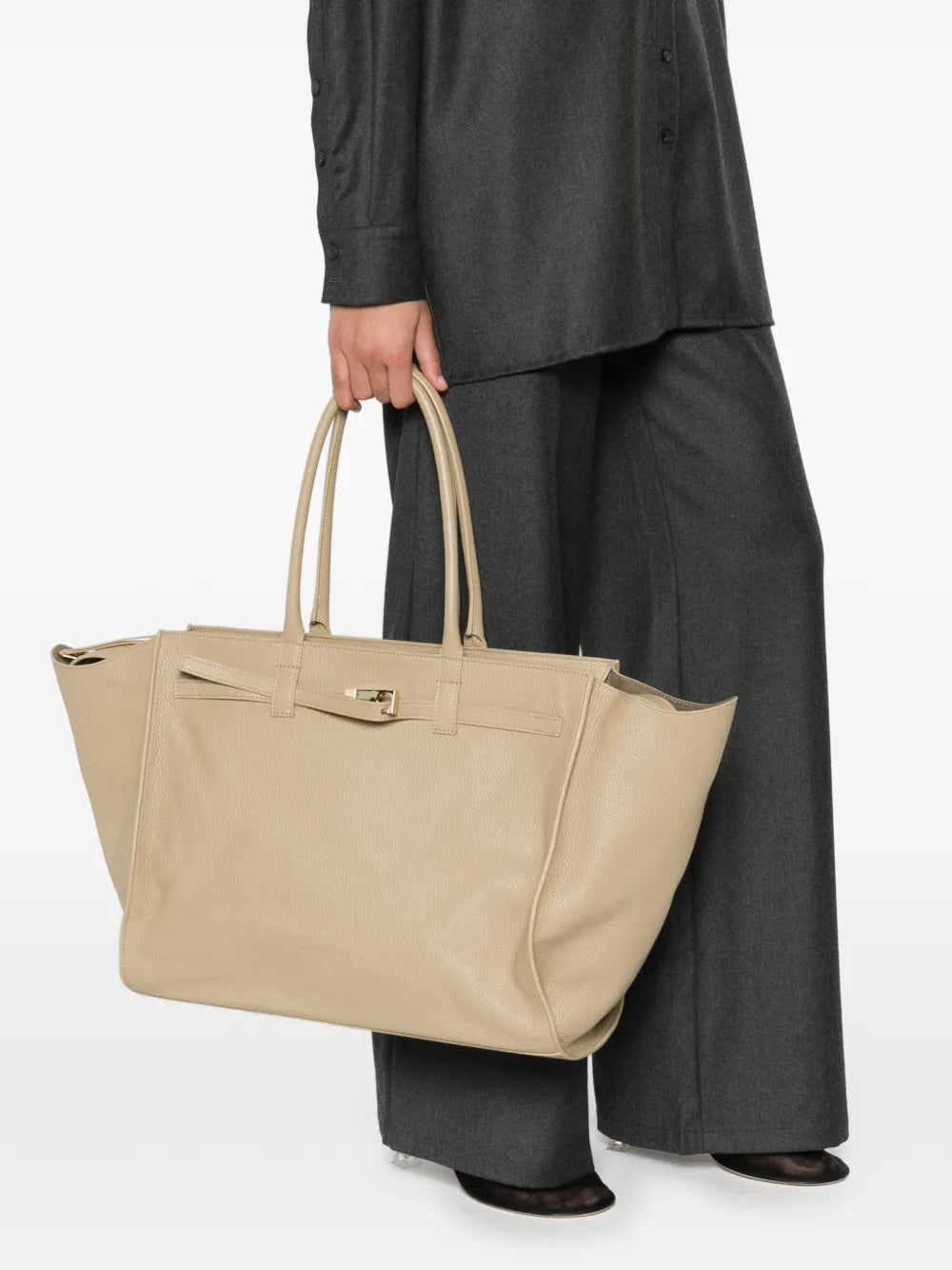 Structured Handbag With Detachable Shoulder Strap And Minimalist Design