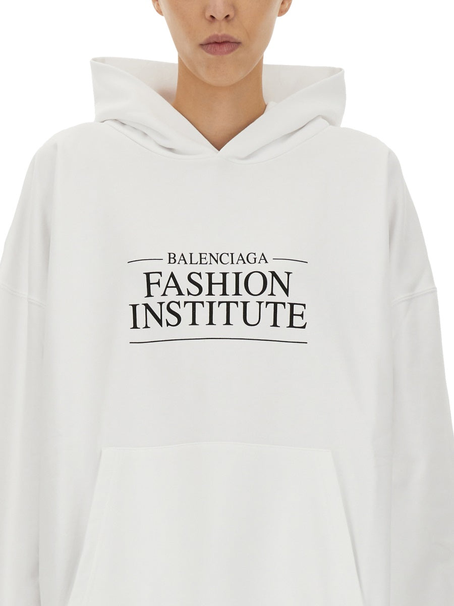 Large Fit Sweatshirt in Medium-Thickness Cotton