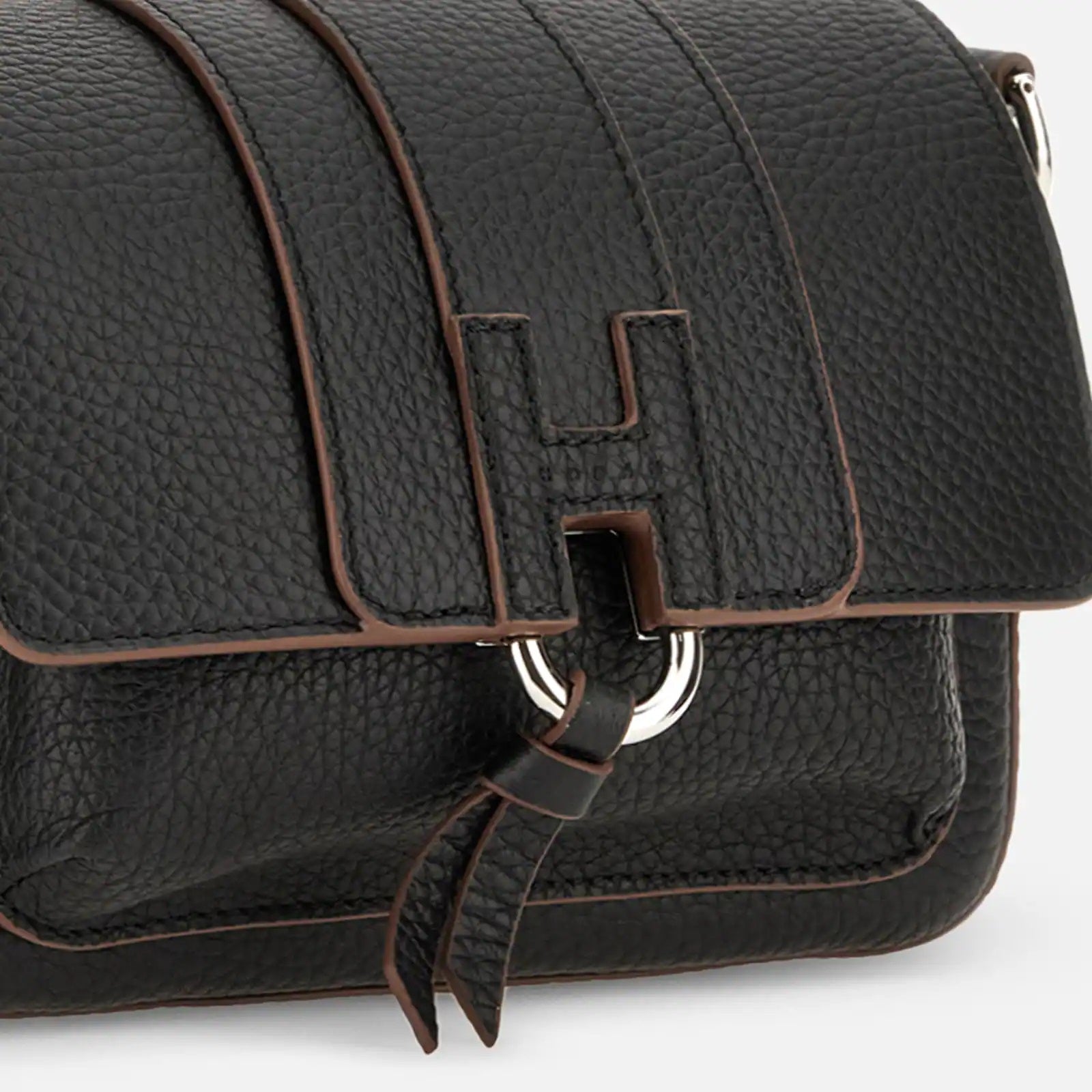 Black H01X Flap Bag Shoulder Bag