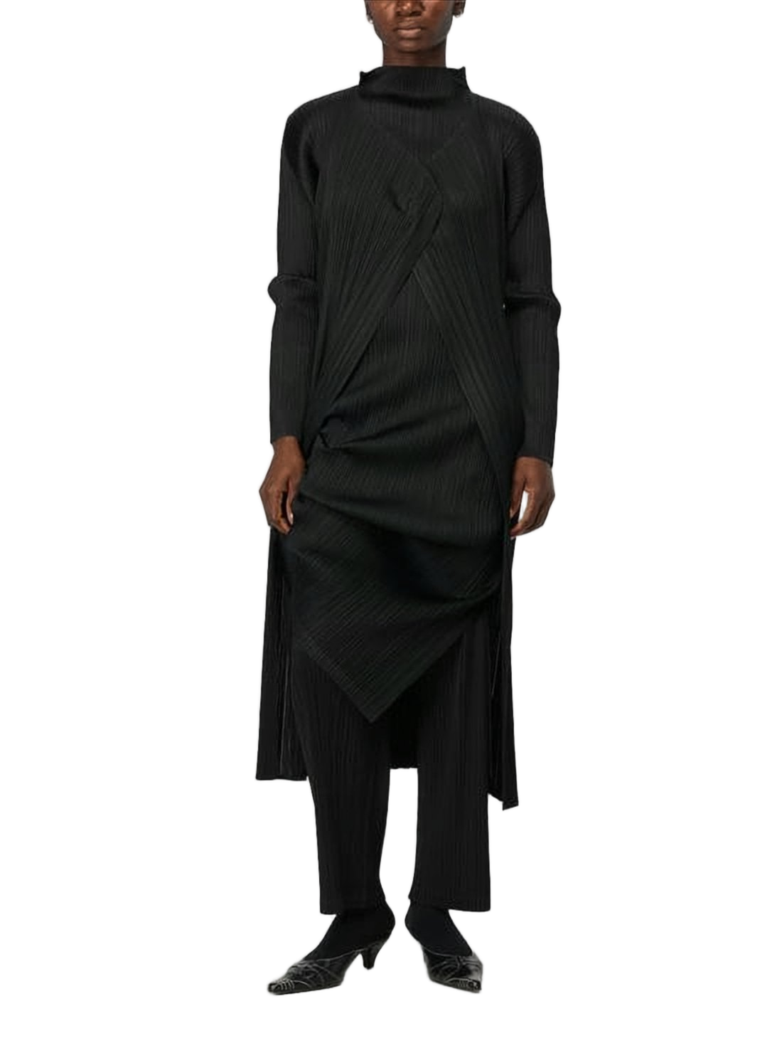 Cropped Black Pleated Pants with Elastic Waistband