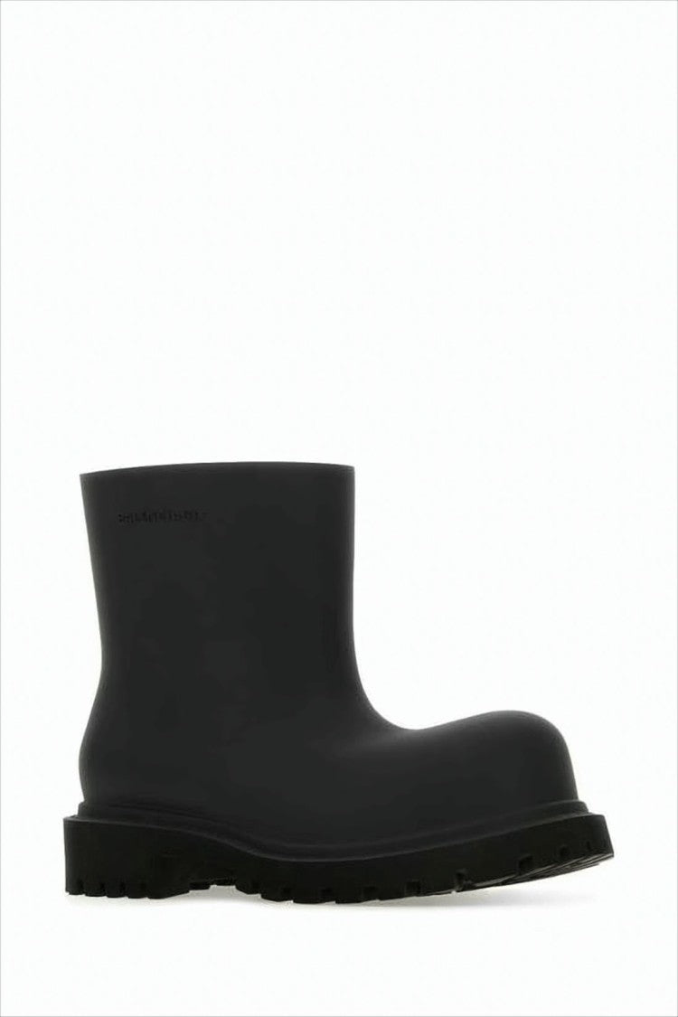 Smooth Black EVA Boots with Rounded Toe and Chunky Sole