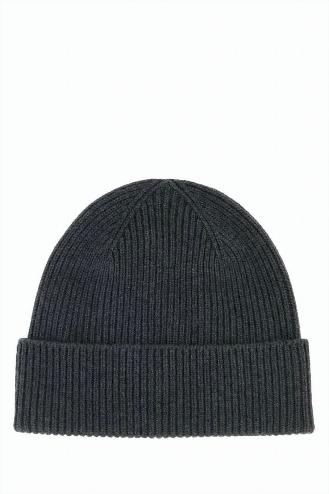 Ribbed Cashmere Beanie with Subtle Logo