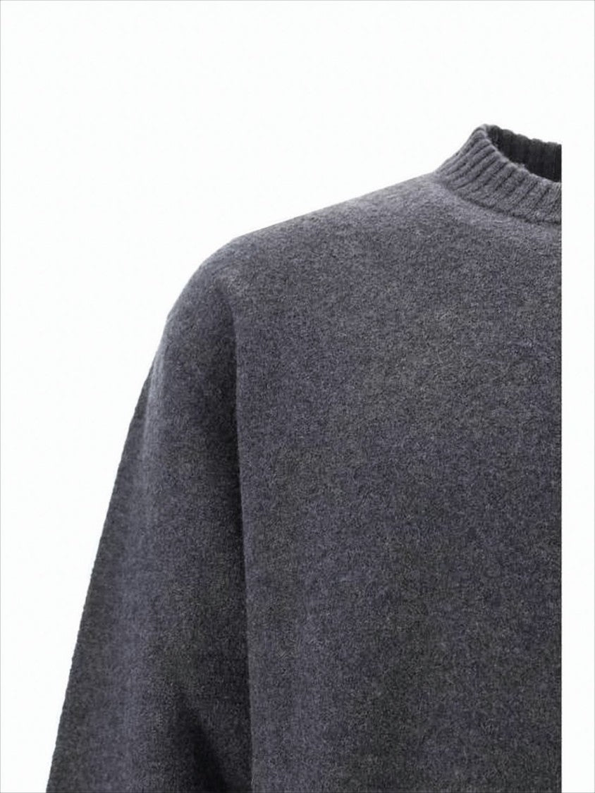 Classic Grey Wool Sweater with Crew Neckline and Ribbed Details