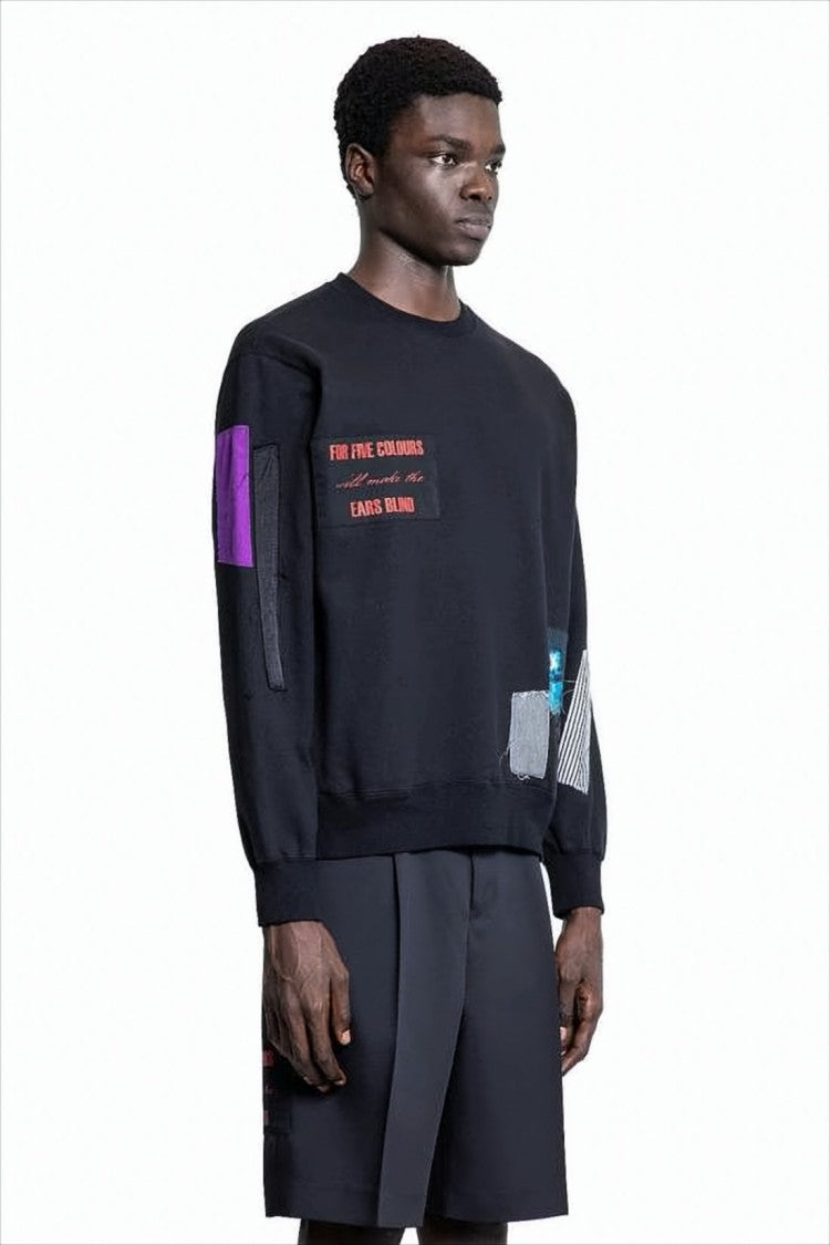 Relaxed Fit Long-Sleeve Graphic T-Shirt with Patches