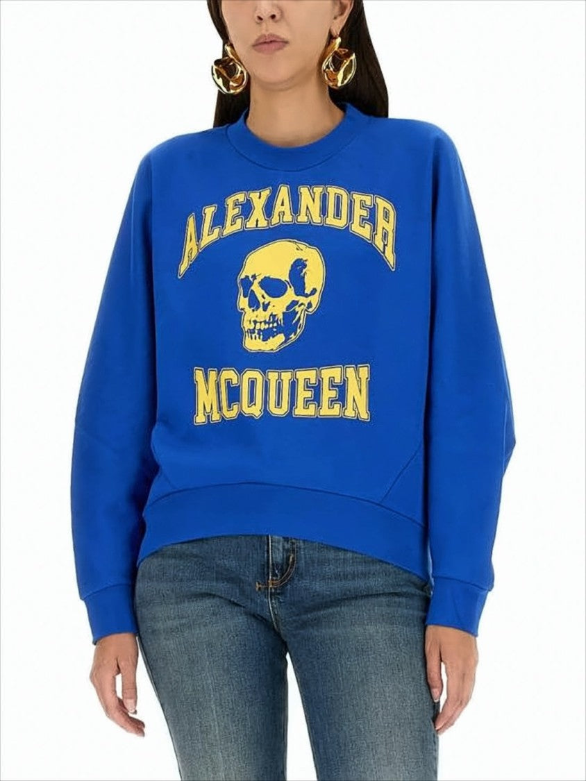 Long-Sleeve Sweatshirt with Iconic Skull Graphic