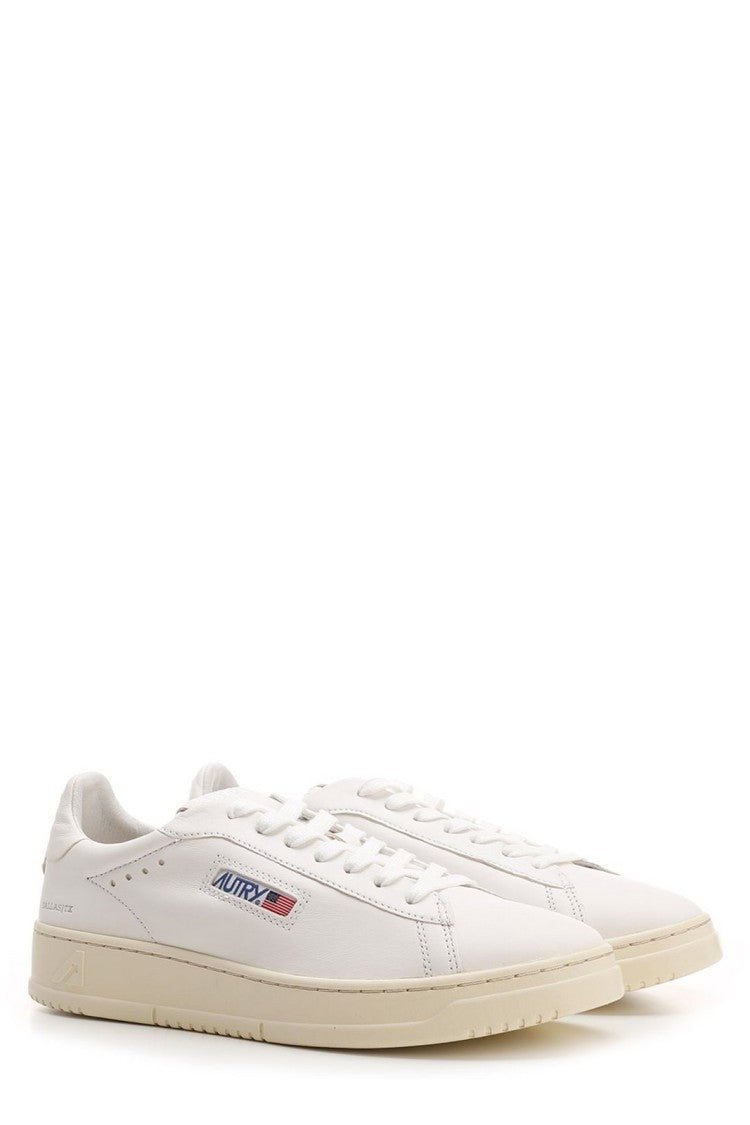 White Sneakers With Smooth Leather Upper