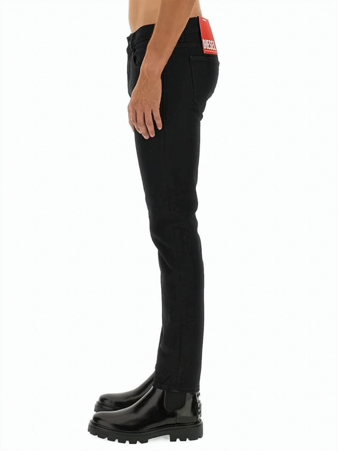 Slim-fit Jeans in Black with Tapered Ankle