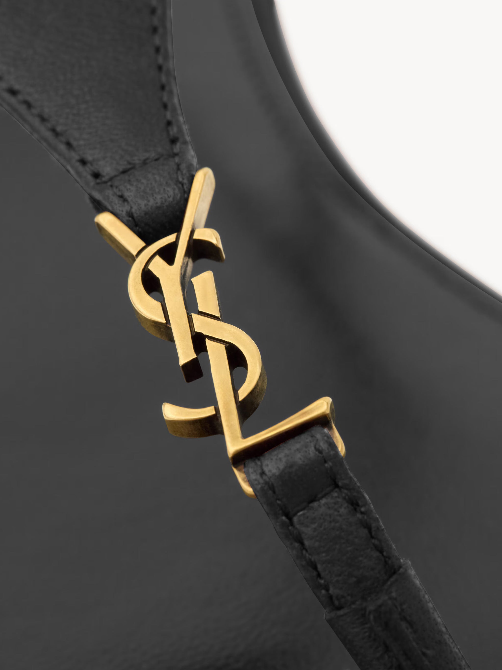 Black Sandali Cassandre T-Strap Sandals