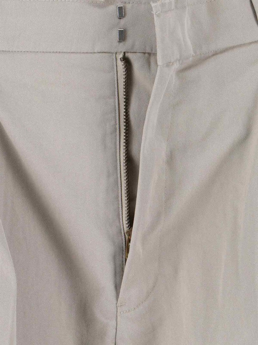 Beige Tailored Shorts With Chain Detail