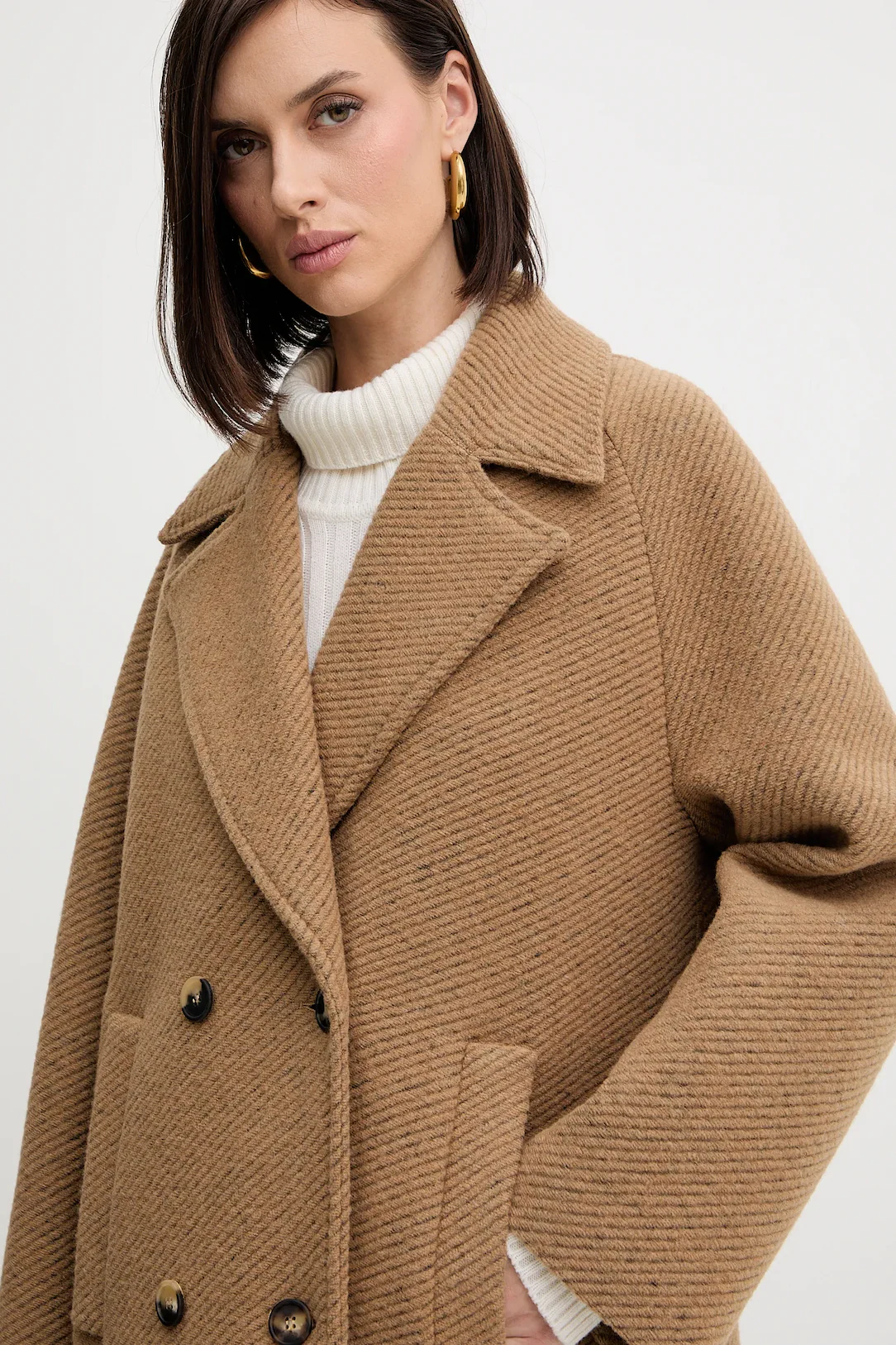Classic Mid-Length Camel Coat With Double-Breasted Design
