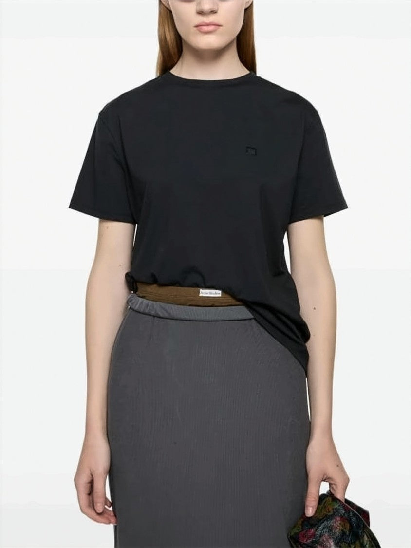 Short-Sleeved T-Shirt with Minimalistic Face Design