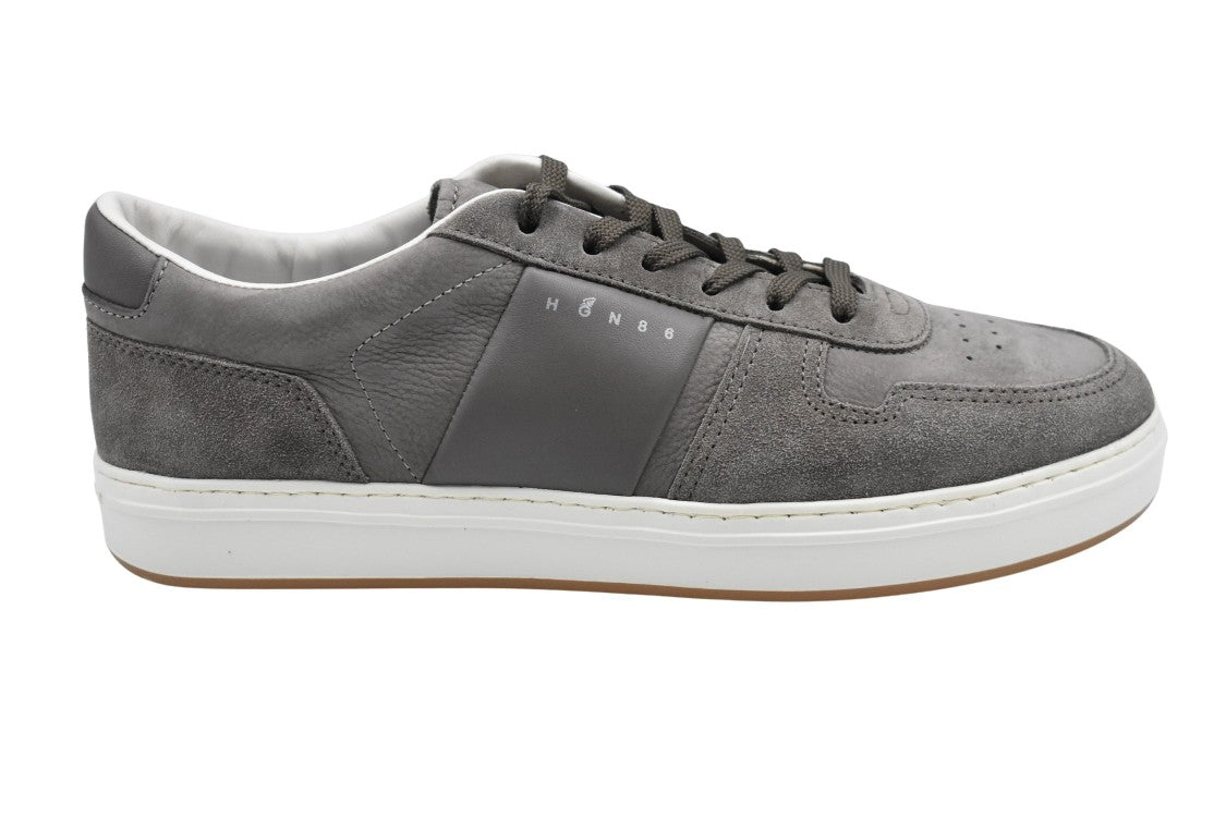 Sneakersy z gładkiego zamszu w kolorze gołębiej szarości