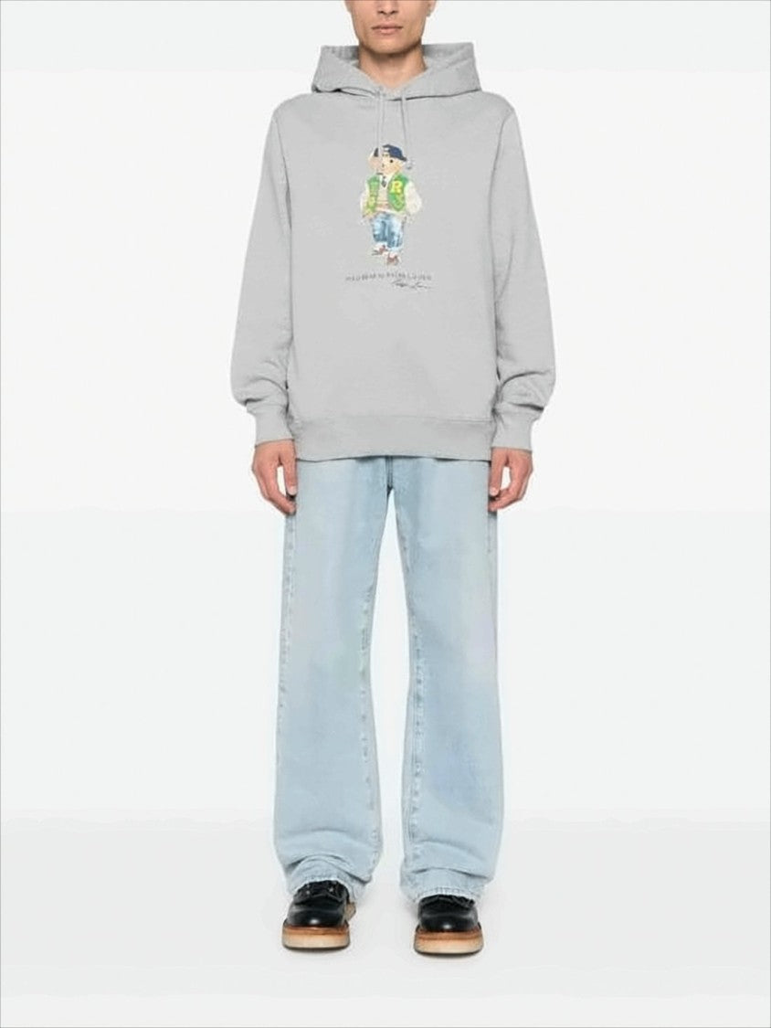 Casual Hoodie with Playful Bear Graphic and Drawstring Hood