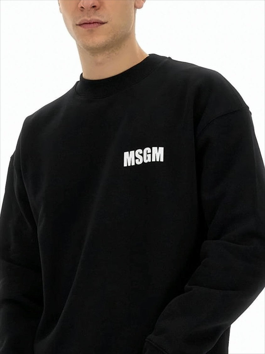 Relaxed-Fit Long Sleeve T-Shirt with Graphic Print