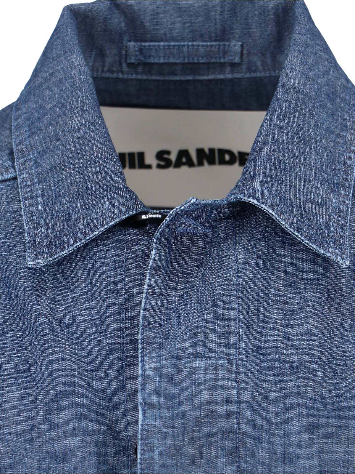 Structured Minimalist Jacket with Classic Collar
