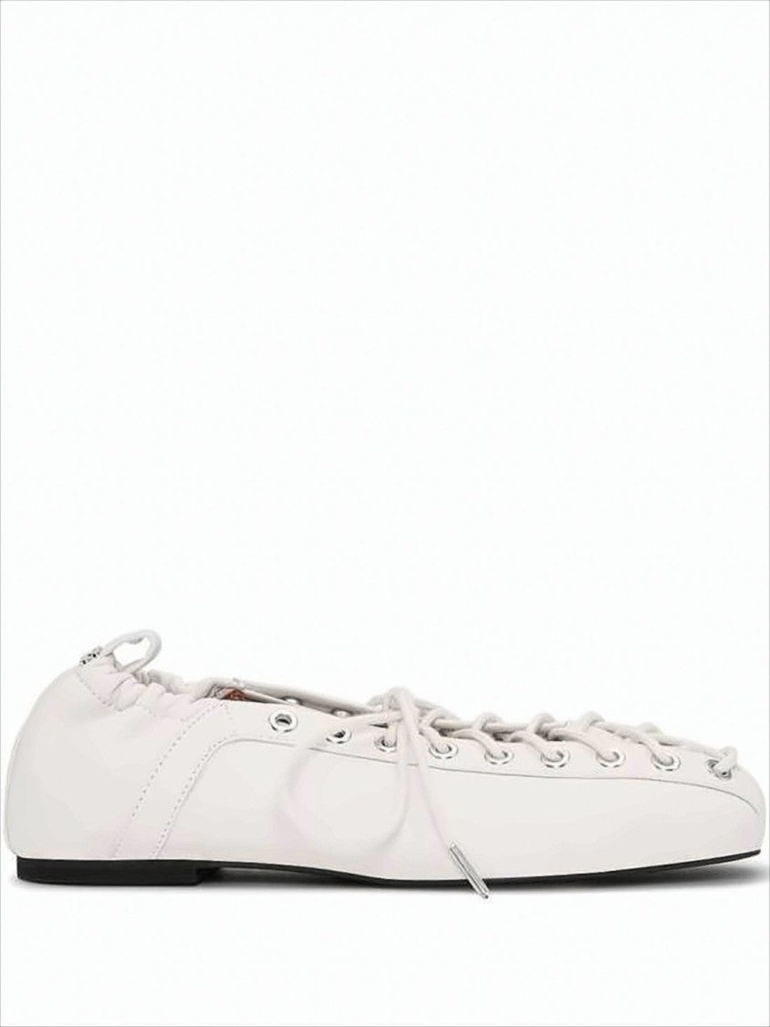 Minimalist White Flats With Gathered Elastic Detail