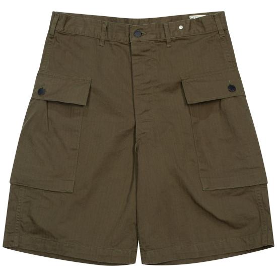 Cargo-Style Green Shorts With Functional Pockets