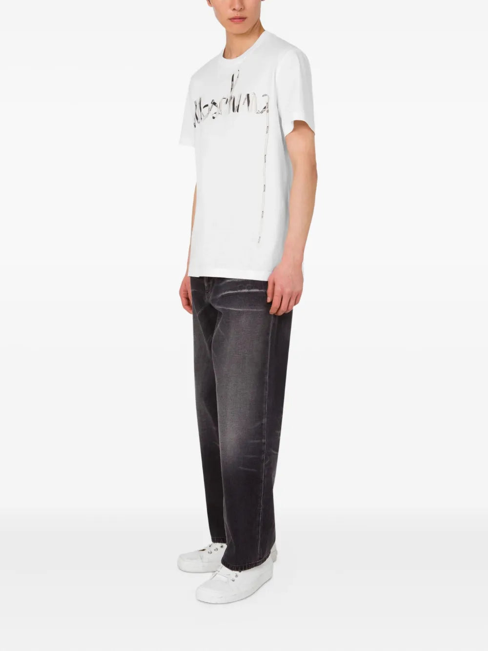 Minimalist White T-shirt with Fit