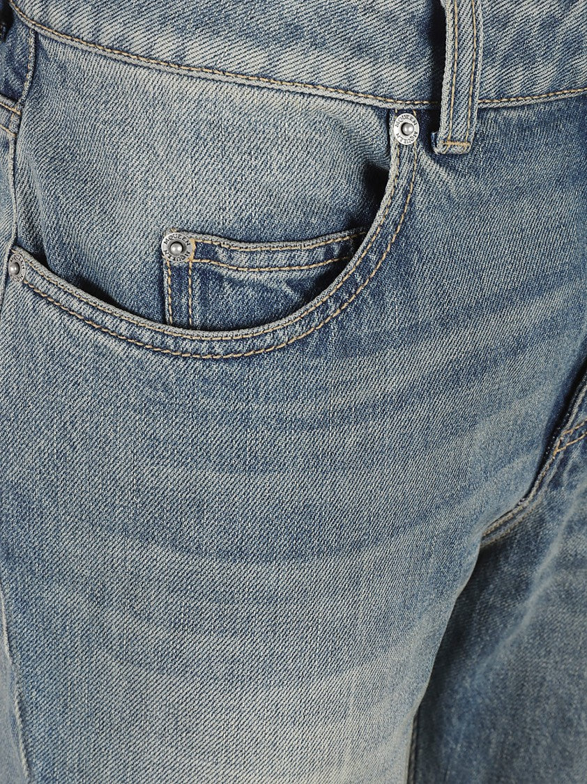 Flared High-Waisted Jeans With Vintage Appeal