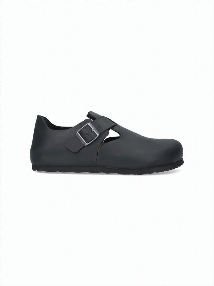 Closed-Toe Sandals with Adjustable Buckle and Suede Lining