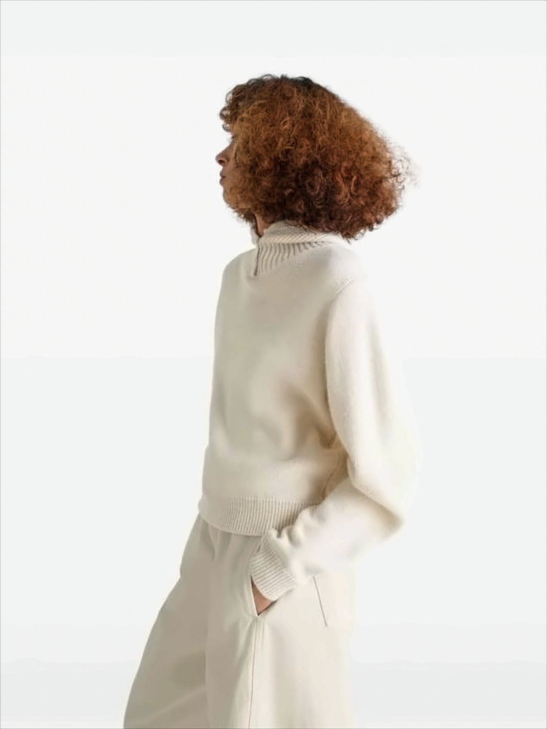 Minimalist Ribbed Hooded Sweater with Cropped Fit