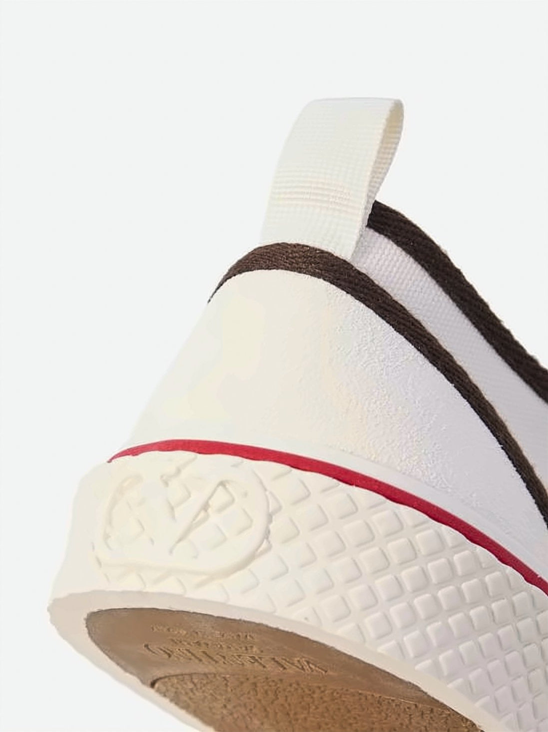 Low-Top Sneakers With Creamy Cotton Upper