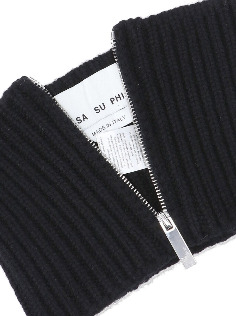 Ribbed Knit Scarf With Central Silver Zipper