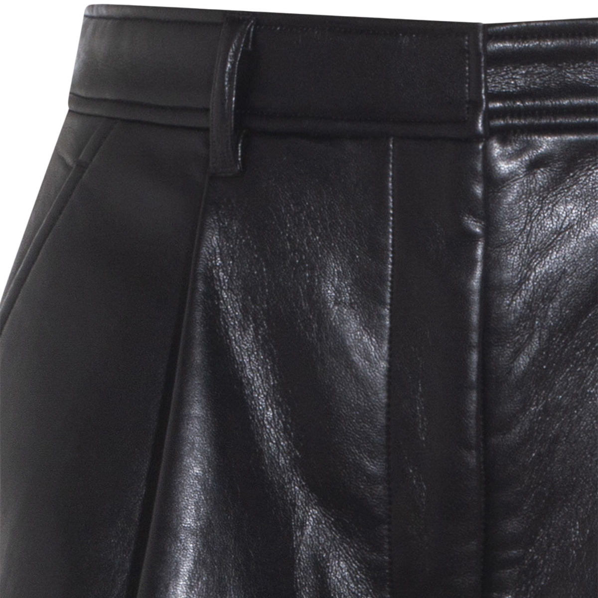 Tailored Black Shorts with Clean Silhouette