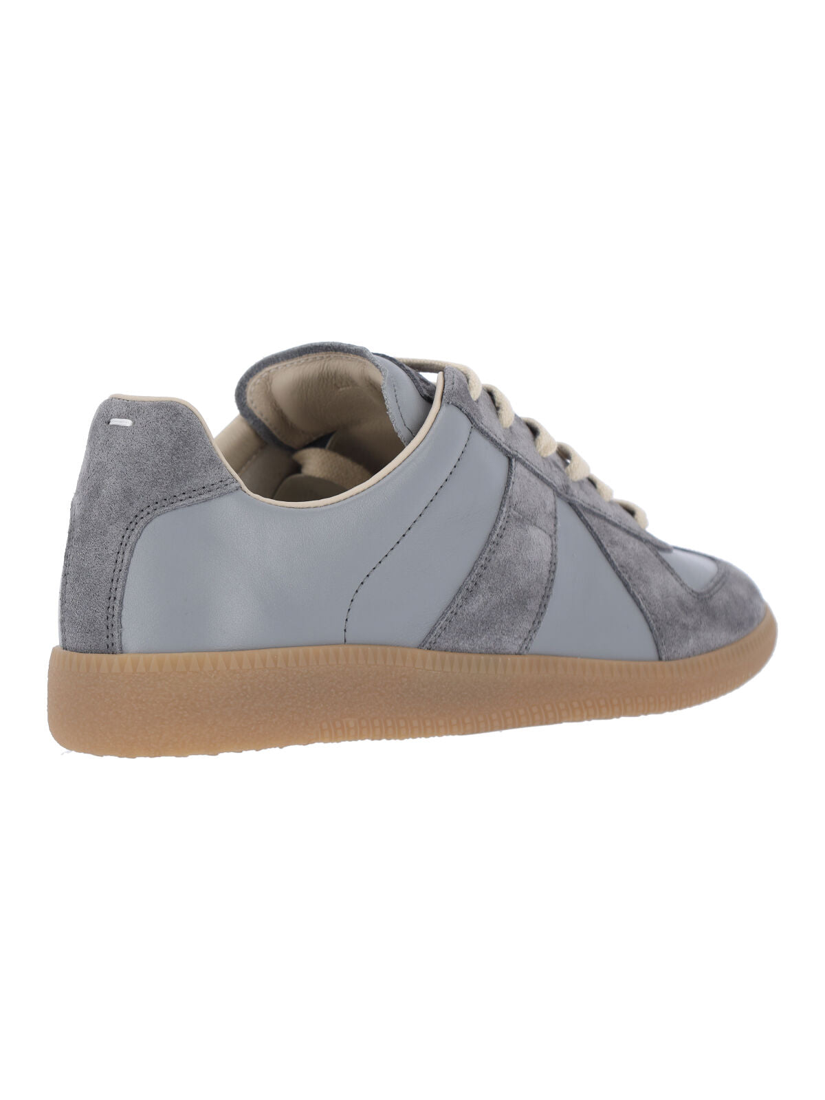 Eleganckie szare sneakersy o współczesnym designie