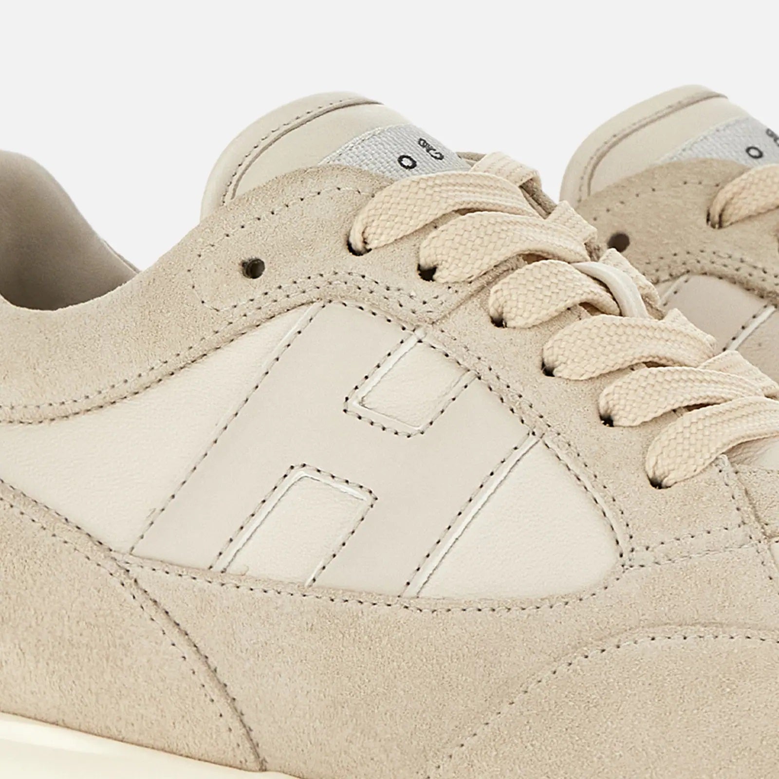 Yogurt Interactive H713 Lace-Up Sneakers