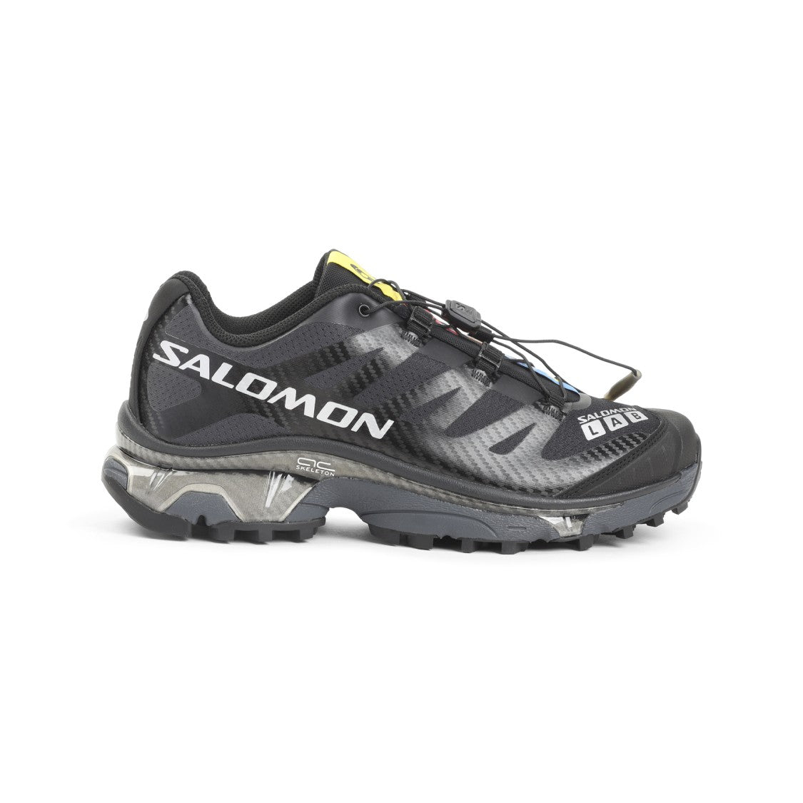 Low-Profile Black Sneakers With Quick-Lace System