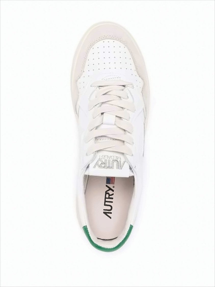 Low-Top White Leather Sneakers with Suede Detailing