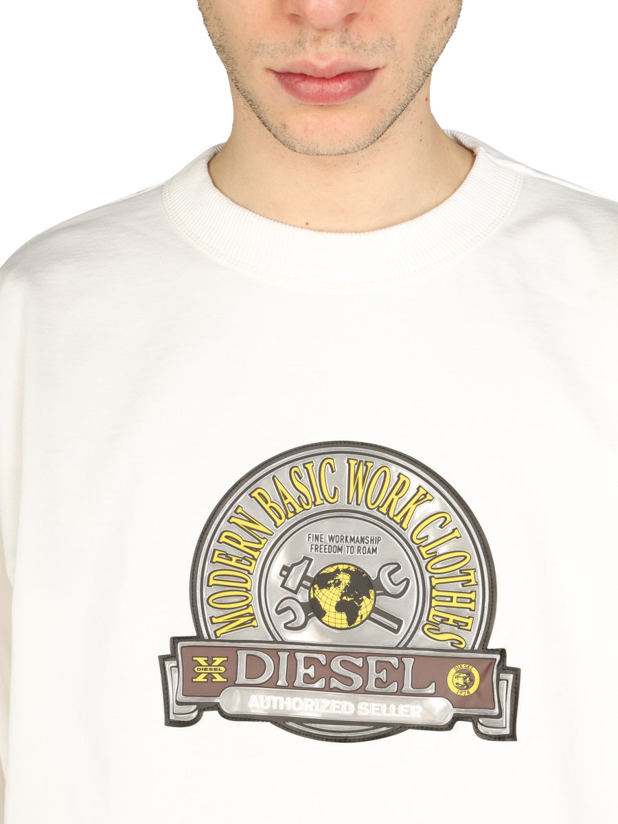 Graphic Logo Patch Sweatshirt