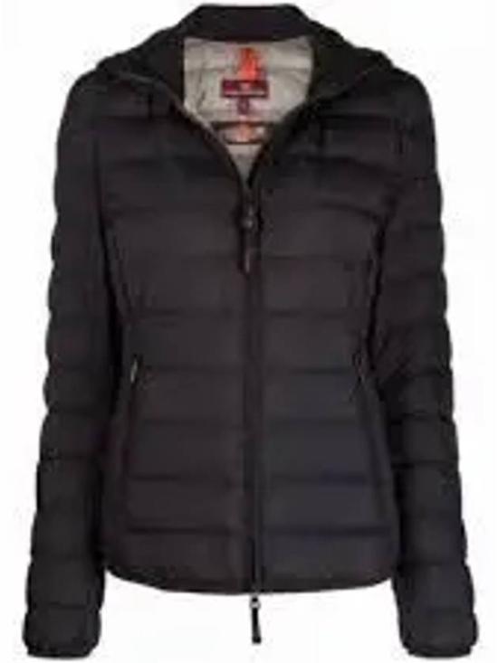Quilted Padded Jacket with Fitted Silhouette and Functional Pockets