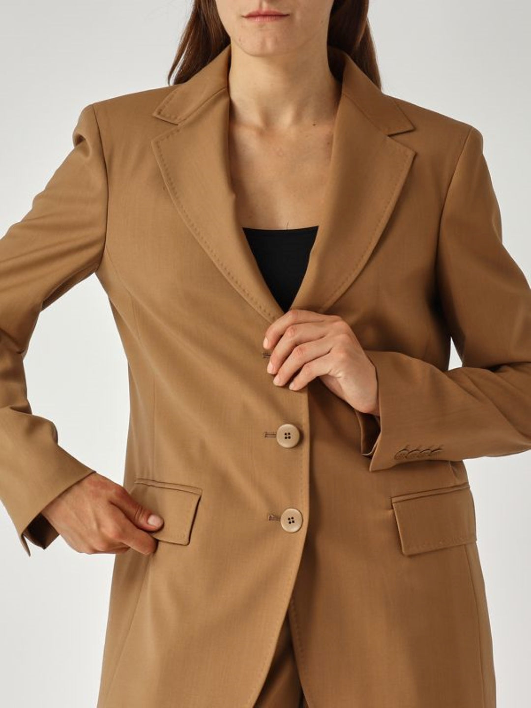 Tailored Single-Breasted Jacket With Structured Shoulders