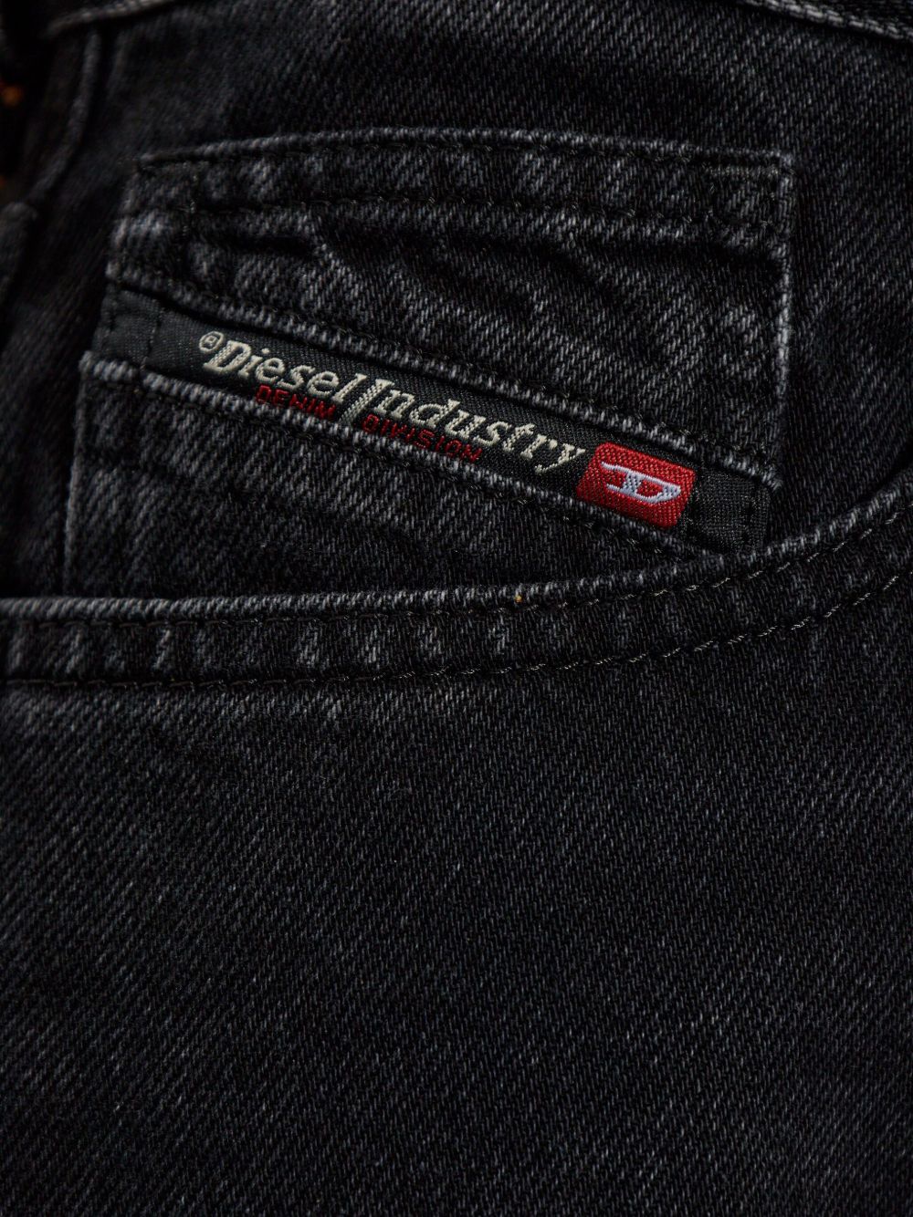 Wide-Leg Black Jeans With Five Pockets